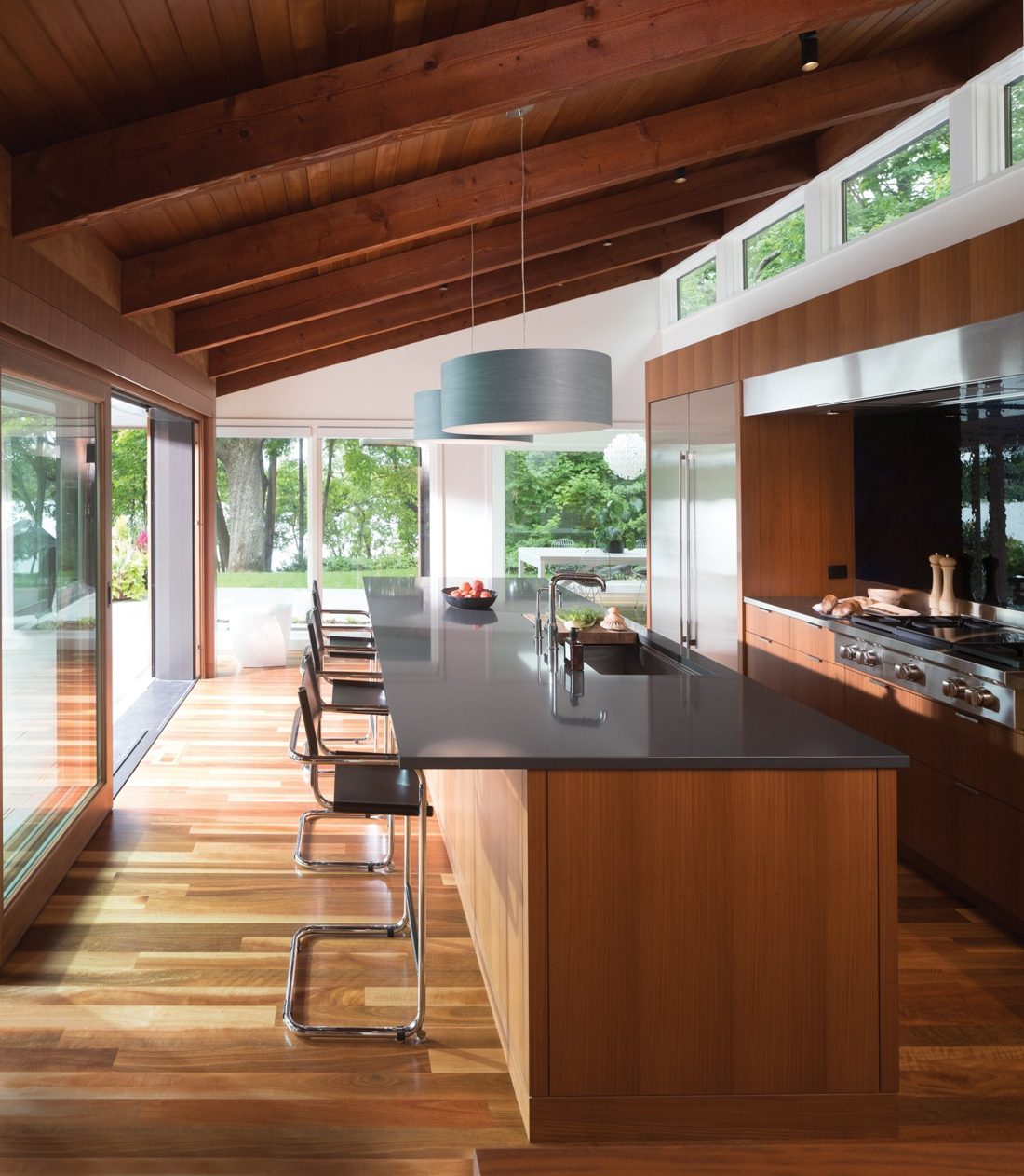 Cambria Fieldstone In a room setting