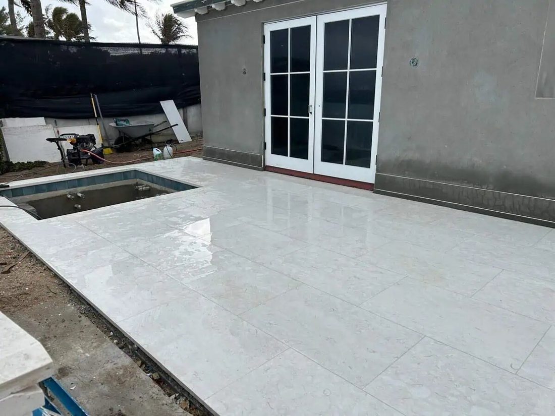 Ocean Reef White Extra Slab In a room setting